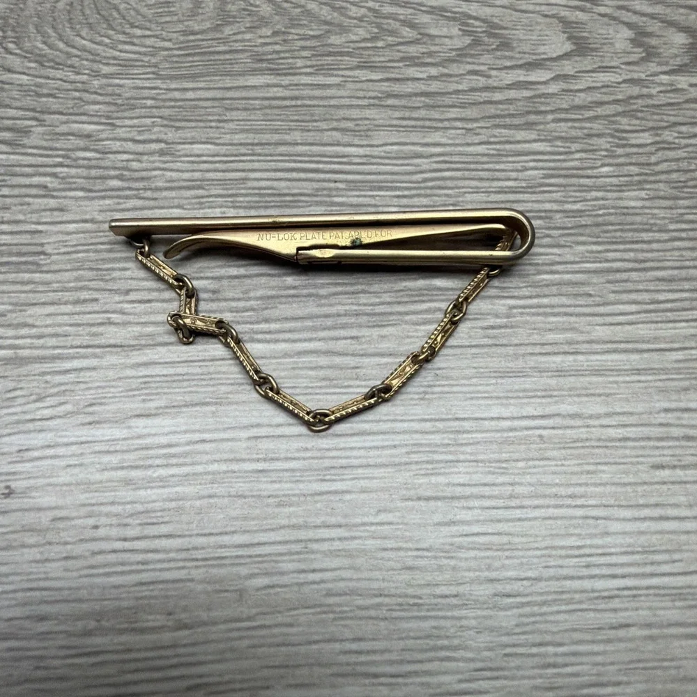 5 Vintage Gold Tone Label Pins Golfer Swinging Golf Ball Golfclubs W/ Divot Tool